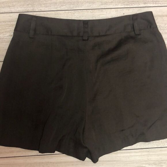 Vince Camuto chocolate brown pleated shorts 0 - Picture 6 of 7